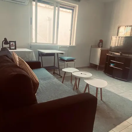 게스트하우스 Apartment 티라나